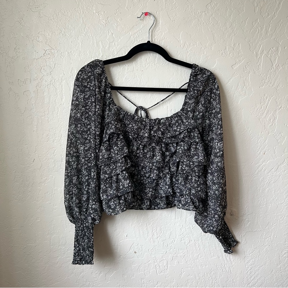 Astr The Label Fairfield Long Sleeve Square Neck Floral Top in Black Ditsy